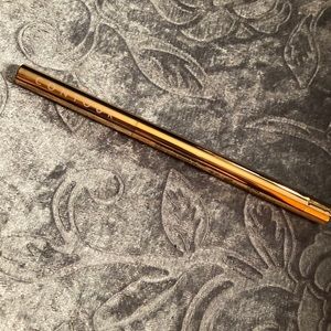 Contour Cosmetics lipliner in no. 3 stud